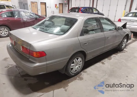 2000 Toyota Camry Le V6 from USA, damaged, VIN 4T1BF22K9YU111471